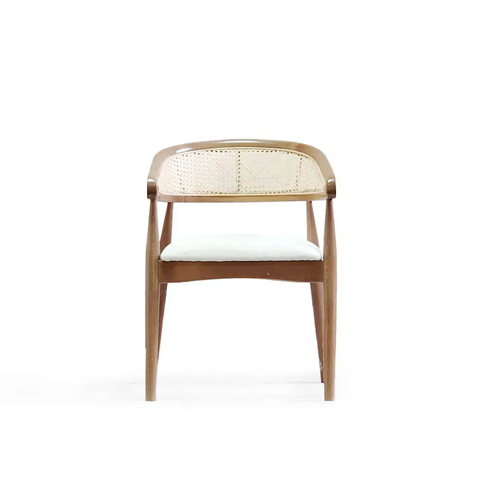 Trpezarijska stolica po meri Amore sa prednje strane